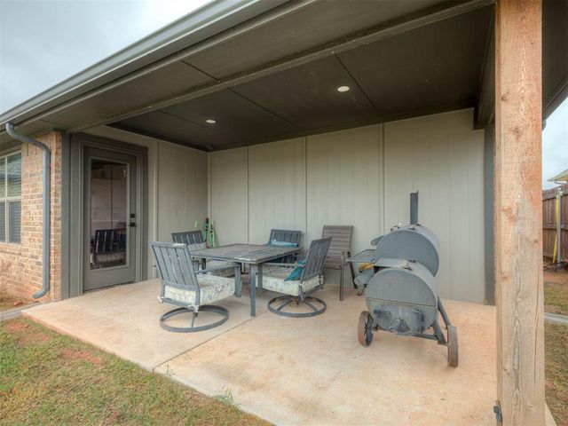 3017 Hollow Crest Lane, Norman, OK 73071