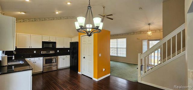 322 Lake Meadow Drive, Waterford, MI 48327