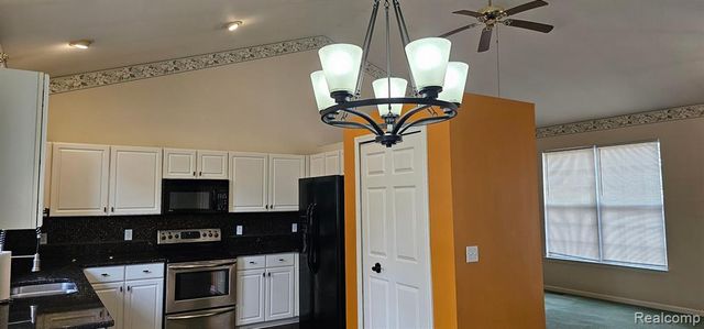 322 Lake Meadow Drive, Waterford, MI 48327