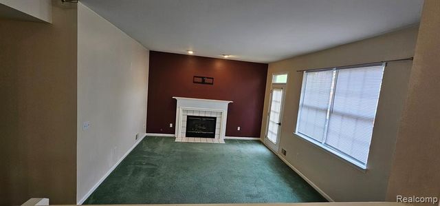 322 Lake Meadow Drive, Waterford, MI 48327