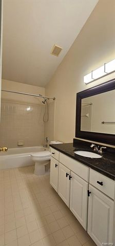 322 Lake Meadow Drive, Waterford, MI 48327