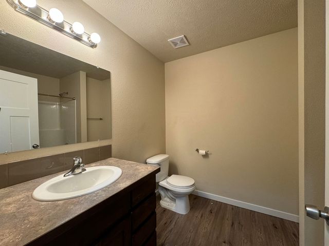 915 W Pirate Ln, Spokane, WA 99218