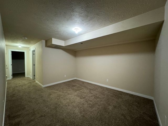 915 W Pirate Ln, Spokane, WA 99218