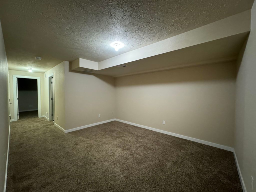 915 W Pirate Ln, Spokane, WA 99218 photo 18