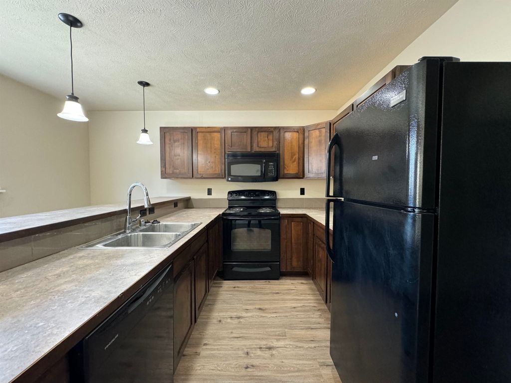 915 W Pirate Ln, Spokane, WA 99218 photo 8