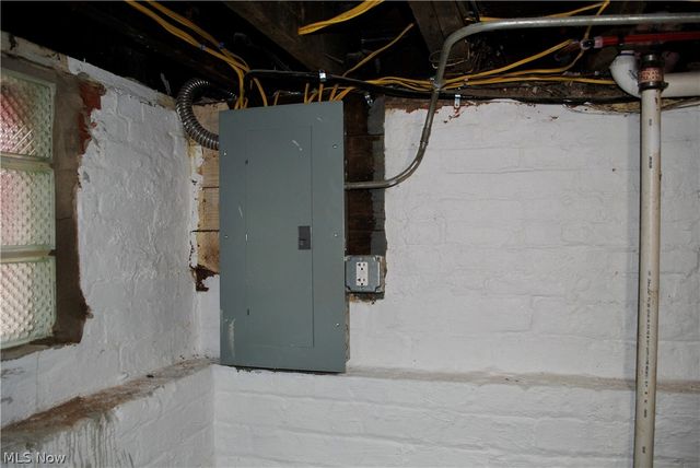 15208 Elderwood Avenue, Cleveland, OH 44112