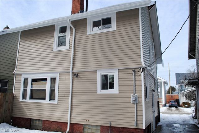 15208 Elderwood Avenue, Cleveland, OH 44112