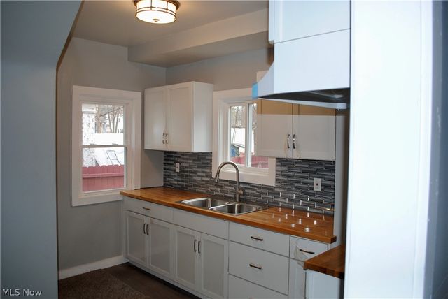 15208 Elderwood Avenue, Cleveland, OH 44112