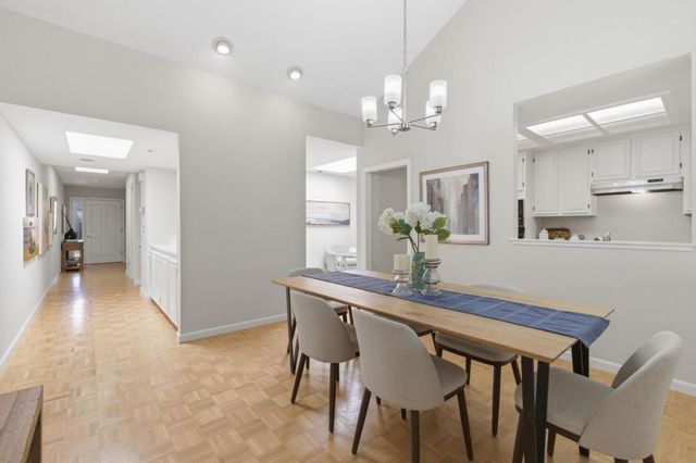 1040 Continentals Way 14, Belmont, CA 94002