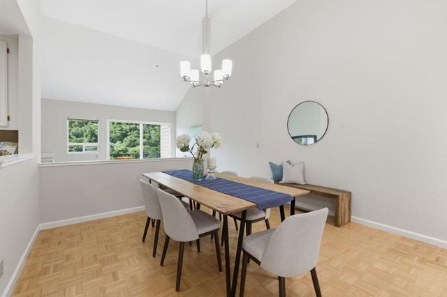 1040 Continentals Way 14, Belmont, CA 94002