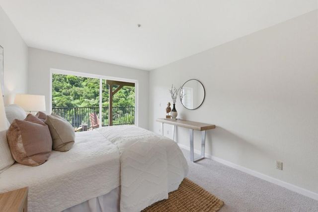 1040 Continentals Way 14, Belmont, CA 94002