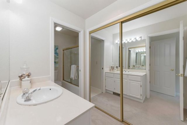 1040 Continentals Way 14, Belmont, CA 94002