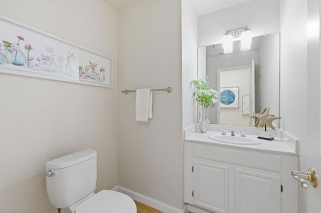 1040 Continentals Way 14, Belmont, CA 94002