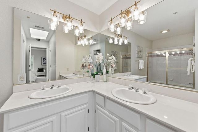 1040 Continentals Way 14, Belmont, CA 94002