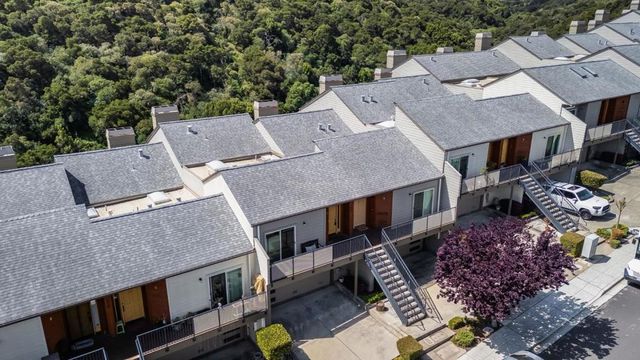 1040 Continentals Way 14, Belmont, CA 94002