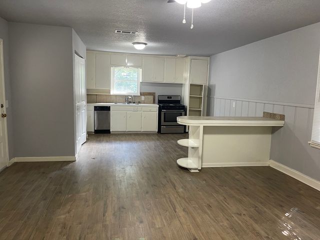 5513 Santa Barbara Avenue, Fort Worth, TX 76114