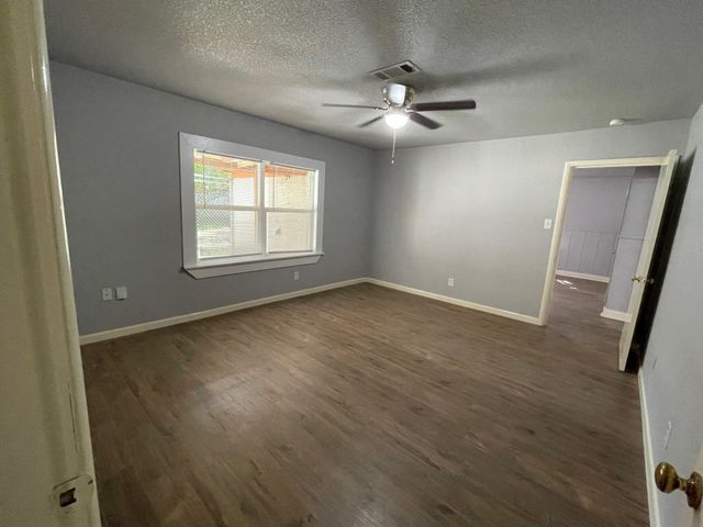 5513 Santa Barbara Avenue, Fort Worth, TX 76114