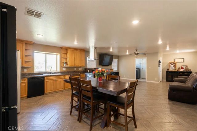 37551 E 29th Street East, Palmdale, CA 93550