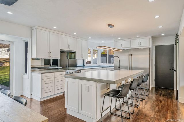 11 Chivalry Lane, Nesconset, NY 11767