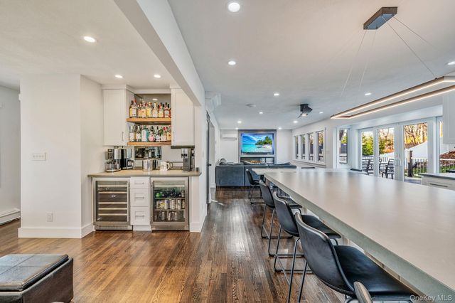 11 Chivalry Lane, Nesconset, NY 11767