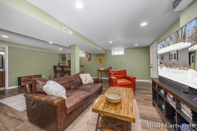 181 S Park Street, Cedar Springs, MI 49319