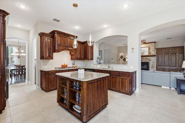901 Foxworth Court, Allen, TX 75013