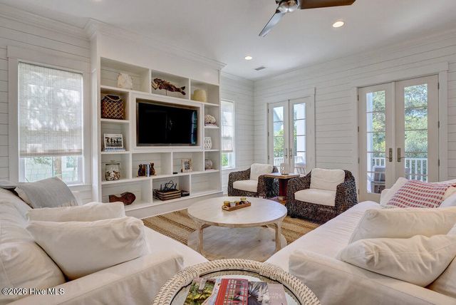 215 Writers Way, Southport, NC 28461
