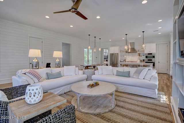 215 Writers Way, Southport, NC 28461