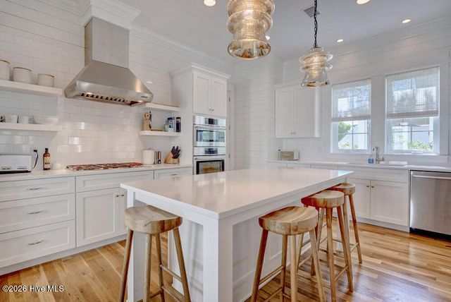 215 Writers Way, Southport, NC 28461