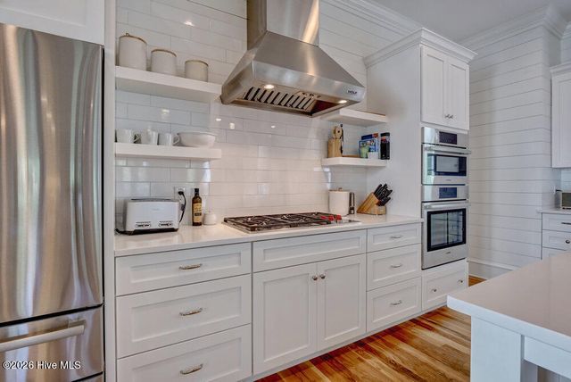 215 Writers Way, Southport, NC 28461