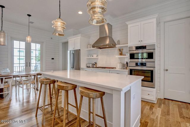 215 Writers Way, Southport, NC 28461