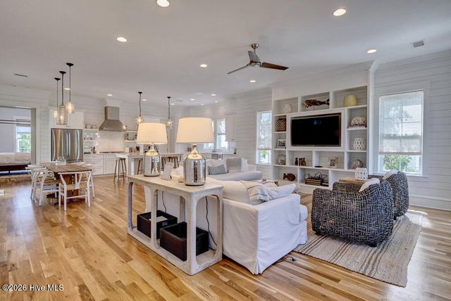 215 Writers Way, Southport, NC 28461