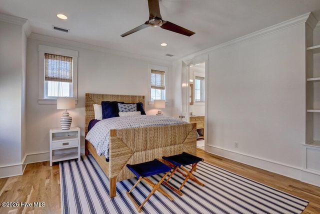 215 Writers Way, Southport, NC 28461