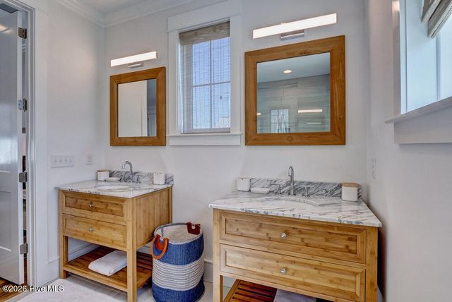 215 Writers Way, Southport, NC 28461