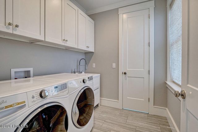 215 Writers Way, Southport, NC 28461