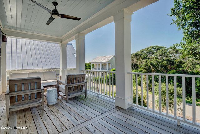 215 Writers Way, Southport, NC 28461