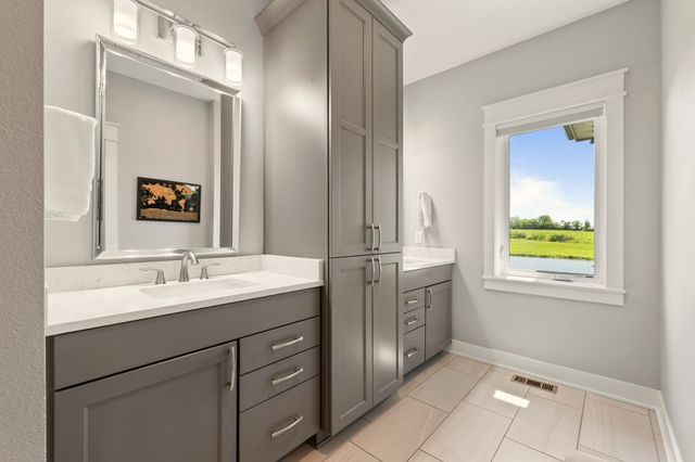 1919 Serenity Circle, Norwalk, IA 50211