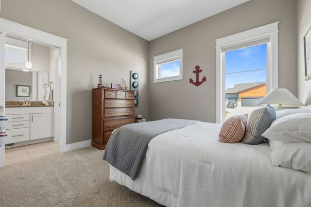 1919 Serenity Circle, Norwalk, IA 50211