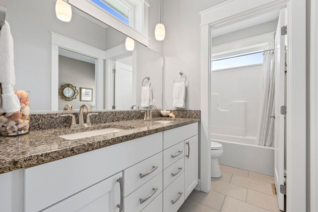 1919 Serenity Circle, Norwalk, IA 50211
