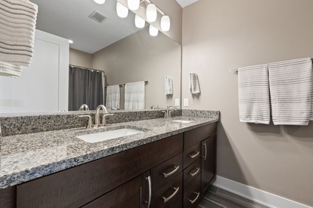 1919 Serenity Circle, Norwalk, IA 50211