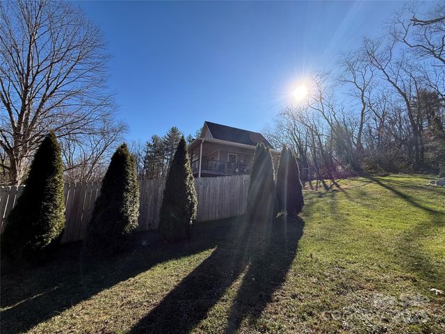 2600 Old Clyde Road, Clyde, NC 28721