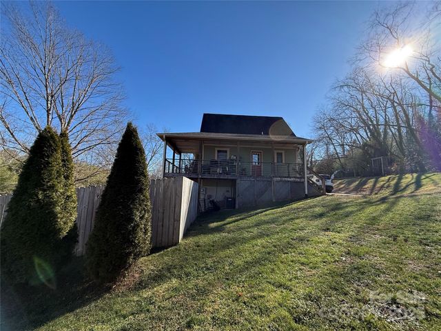 2600 Old Clyde Road, Clyde, NC 28721