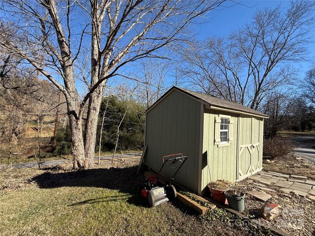 2600 Old Clyde Road, Clyde, NC 28721