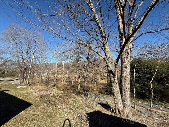 2600 Old Clyde Road, Clyde, NC 28721