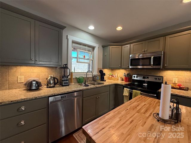 2600 Old Clyde Road, Clyde, NC 28721