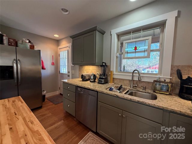 2600 Old Clyde Road, Clyde, NC 28721