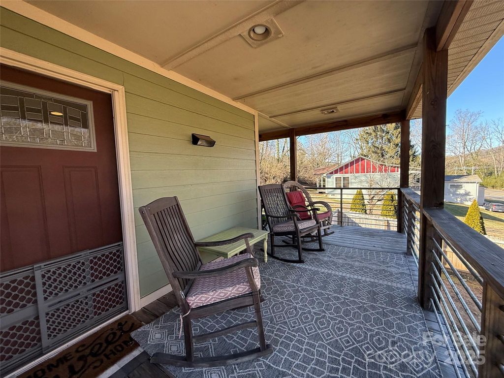 2600 Old Clyde Road, Clyde, NC 28721