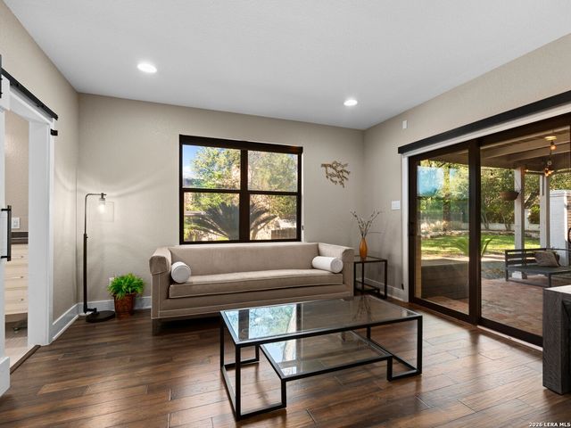 627 E Olmos Drive, San Antonio, TX 78212