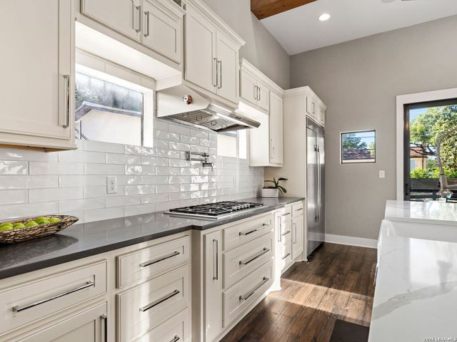 627 E Olmos Drive, San Antonio, TX 78212
