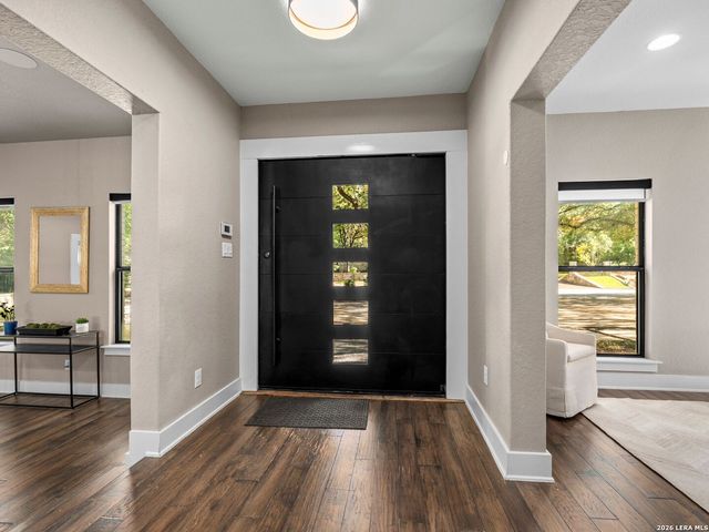 627 E Olmos Drive, San Antonio, TX 78212